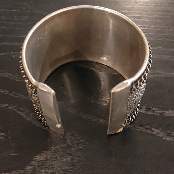 Wide Band Silver Bracket - Picture 2 of 3